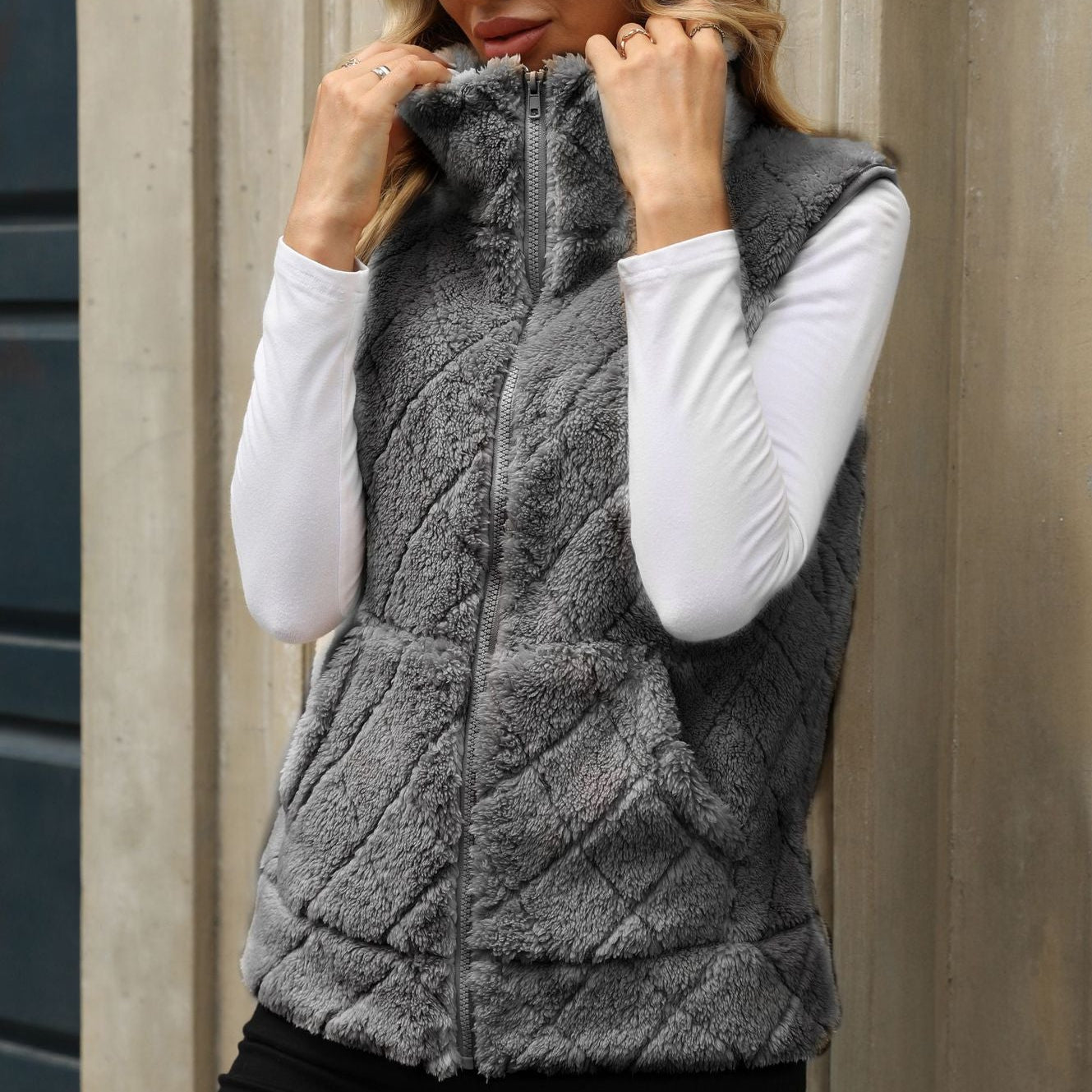 Loose Zip Diamond Lattice Coat Plush Vest